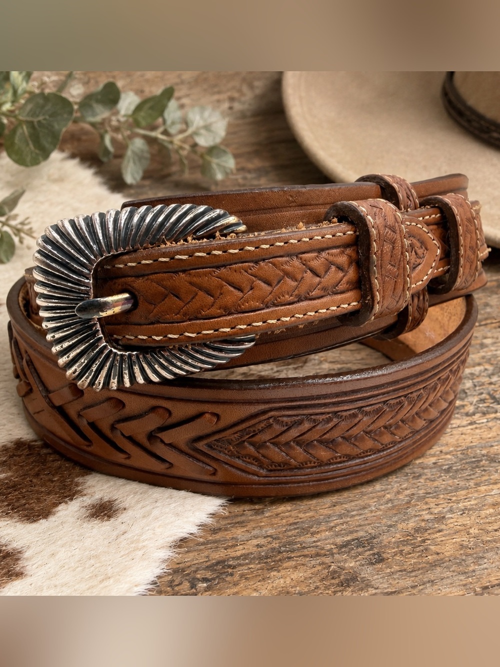 Vintage Justin Western Belt Sz 38 Brown Tooled Cowhide Leather USA 1991 Buckle